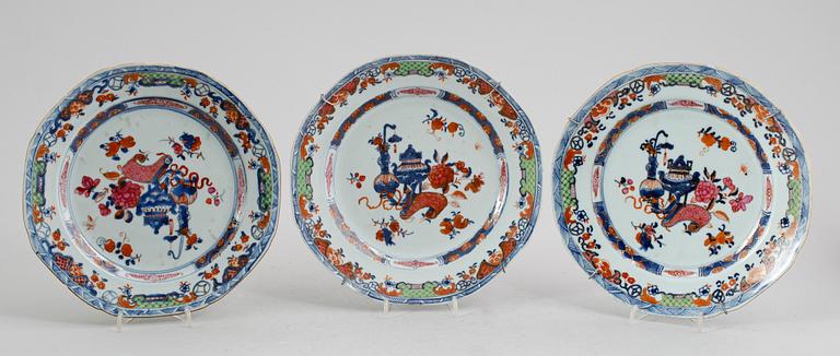 TALLRIKAR, 3 st, Kina, 1700-tal.
