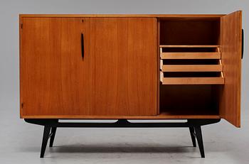 SIDEBOARD, 1900-talets mitt.