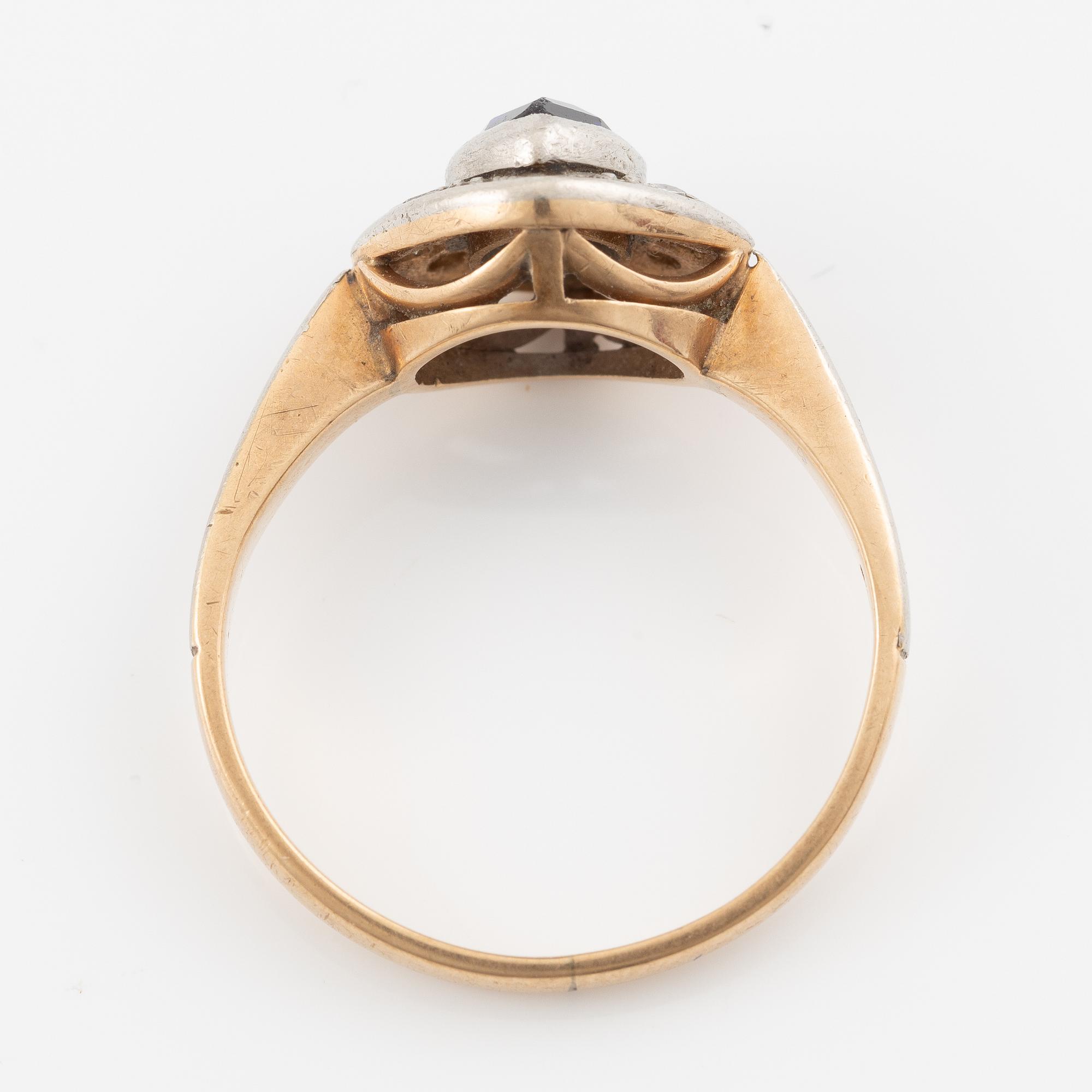 Ring 14K gold with sapphire and small octagon-cut diamonds, Veikko Kalevi Piirainen, Finland.