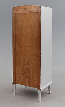 KLÄDSKÅP, 1900-talets första hälft.