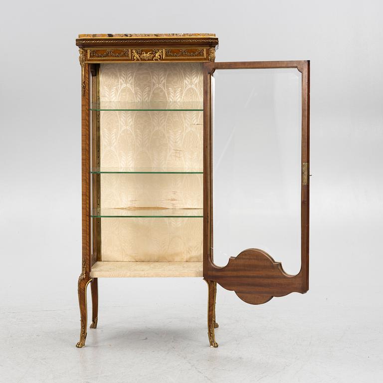 Display cabinet, Louis XV style, ca 1890-1910.