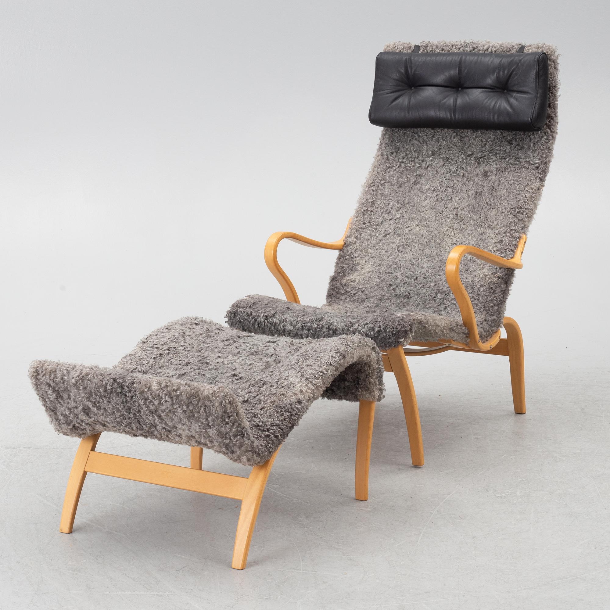 Bruno Mathsson, Armchair with footstool, "Miranda", Bruno Mathsson International, Värnamo, 2001.