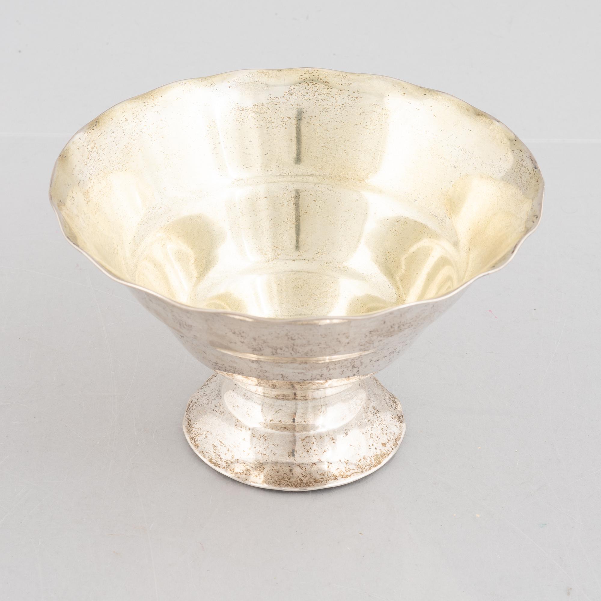 Bowl CG Hallberg 1928 and cigarette case K Anderson 1910 silver.