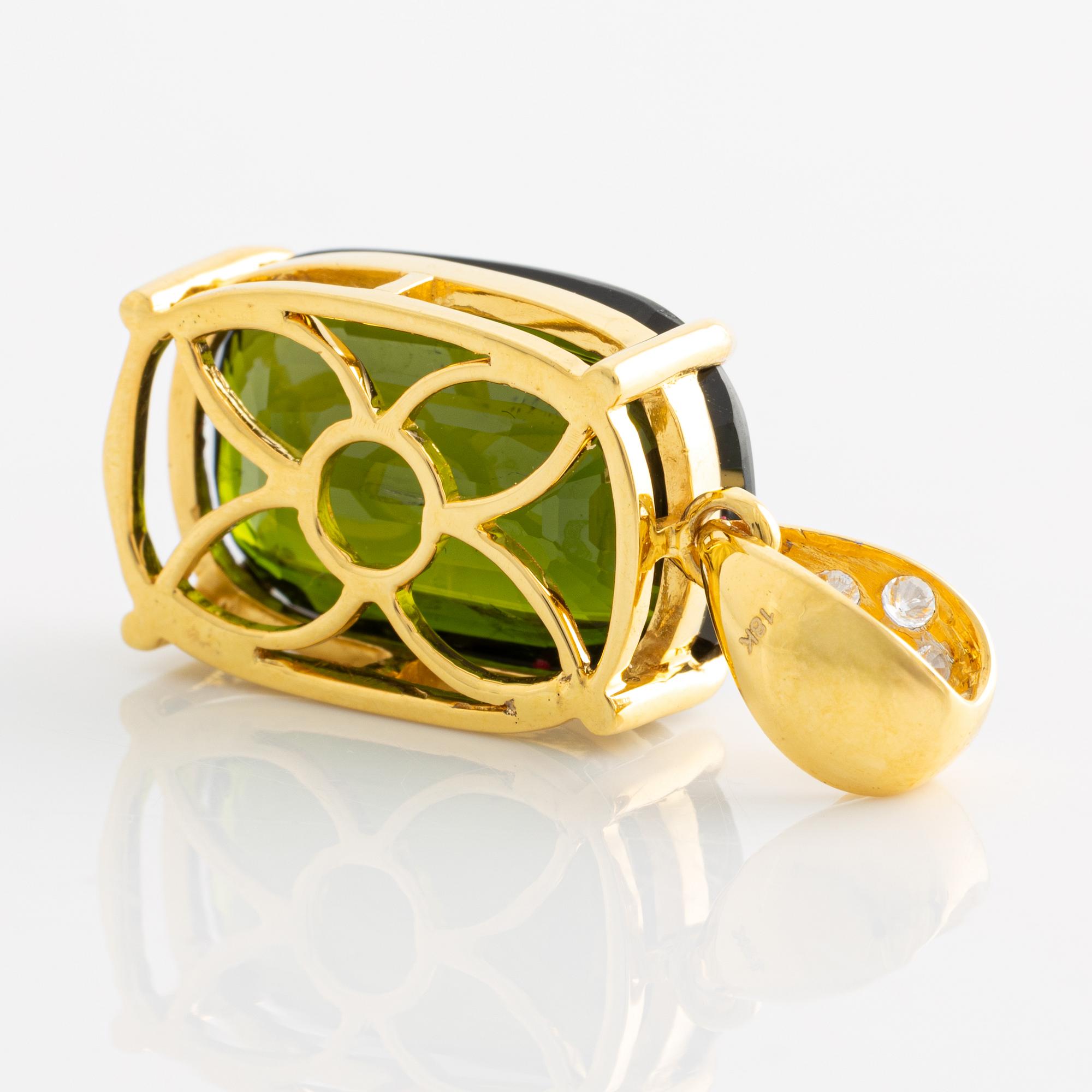 Pendant with green tourmaline 15.83 cts and brilliant-cut diamonds.