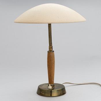 Bordslampa, K 11-25, Idman, Finland 1900-talets mitt.