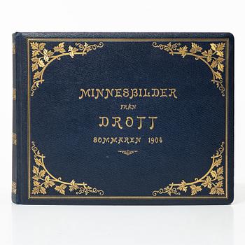 Fest och vardag på Oscar II:s Drott, 1904.