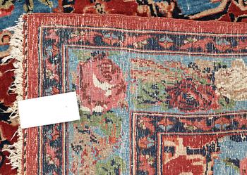 SEMI-ANTIQUE BIDJAR, A SO CALLED ROSE BIDJAR. 216,5 x 141,5 cm.