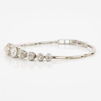 Armband, 18K vitguld och nio gammalslipade diamanter.