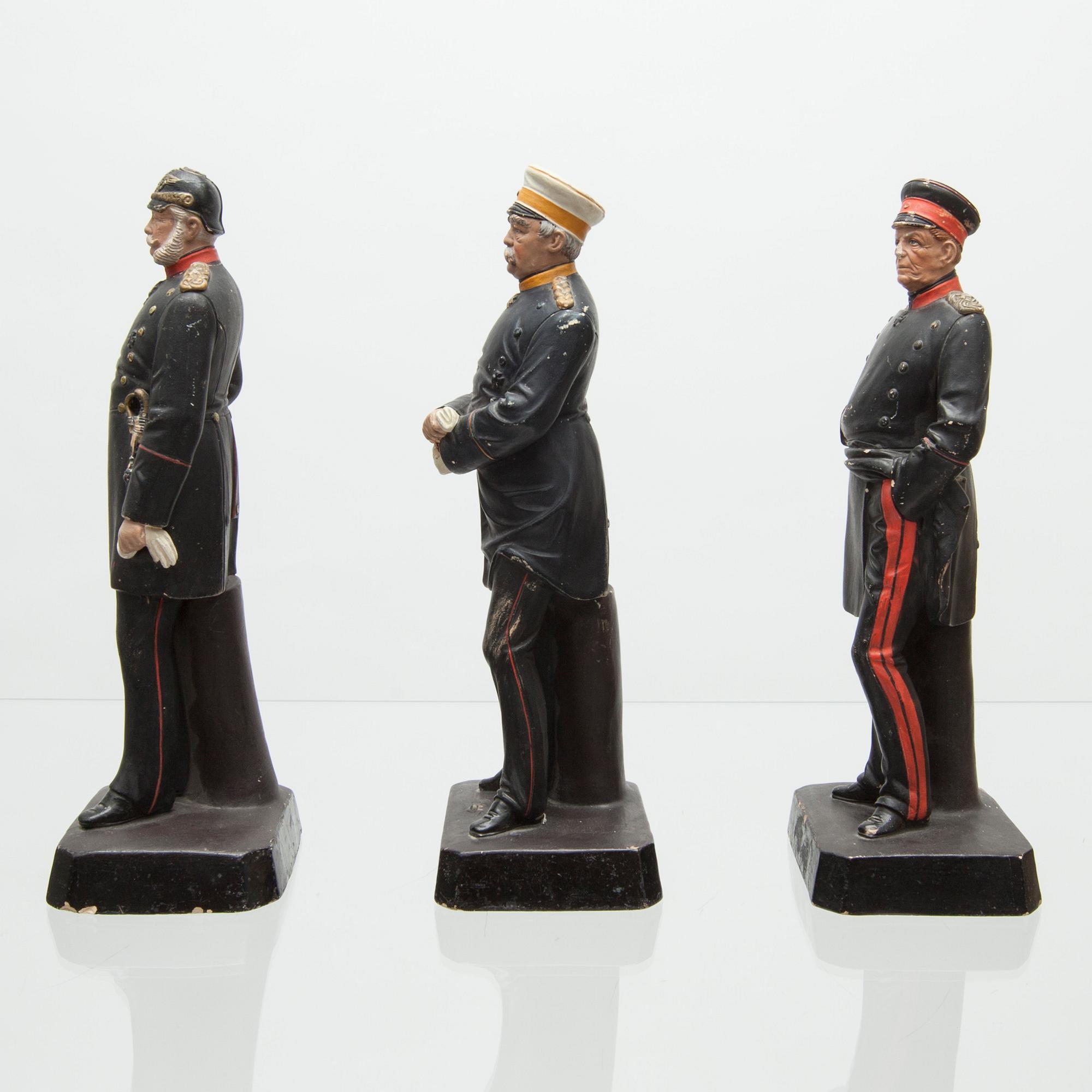 FIGURINER, 3 st, lergods, Deponirt, 1900-talets början.