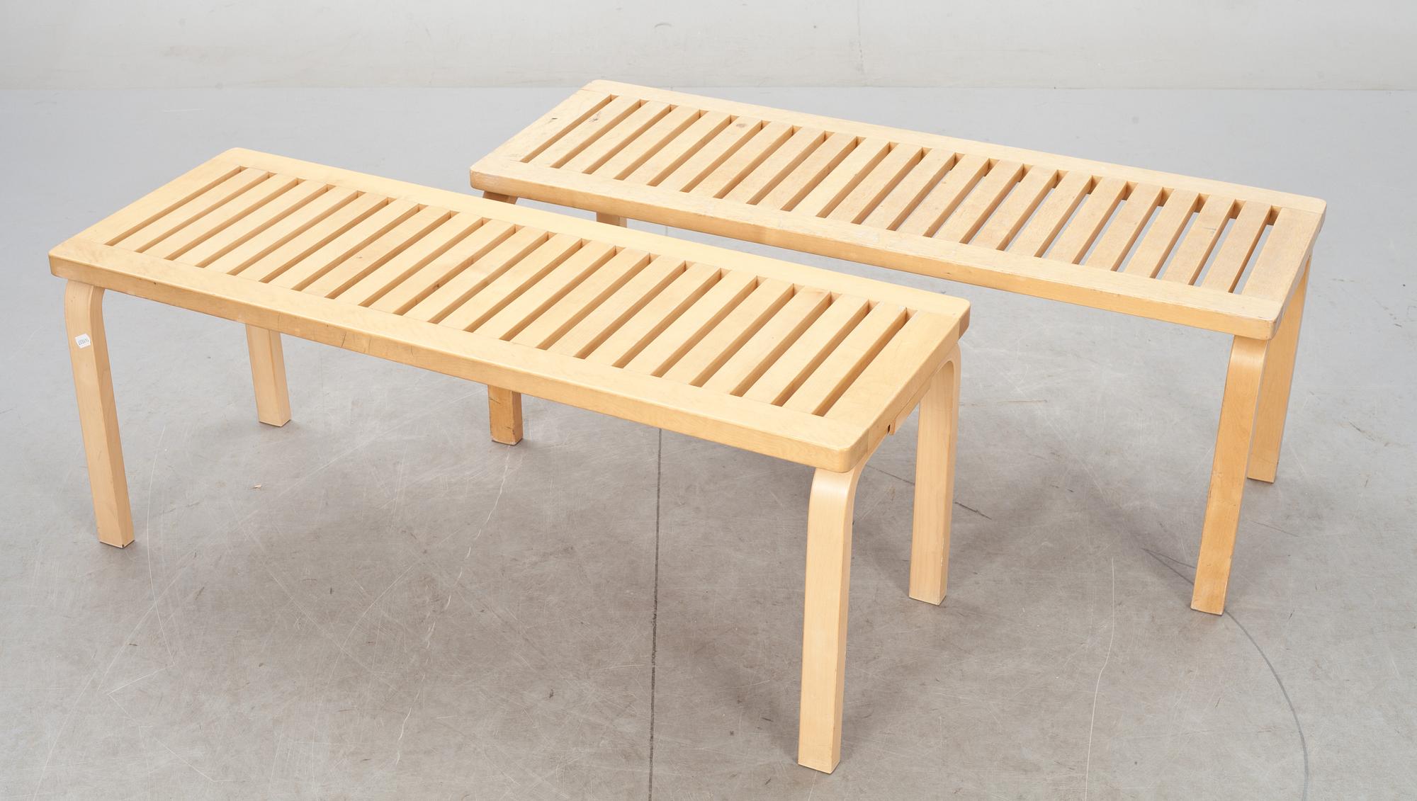 BÄNKAR, ett par, Alvar Aalto, Artek.