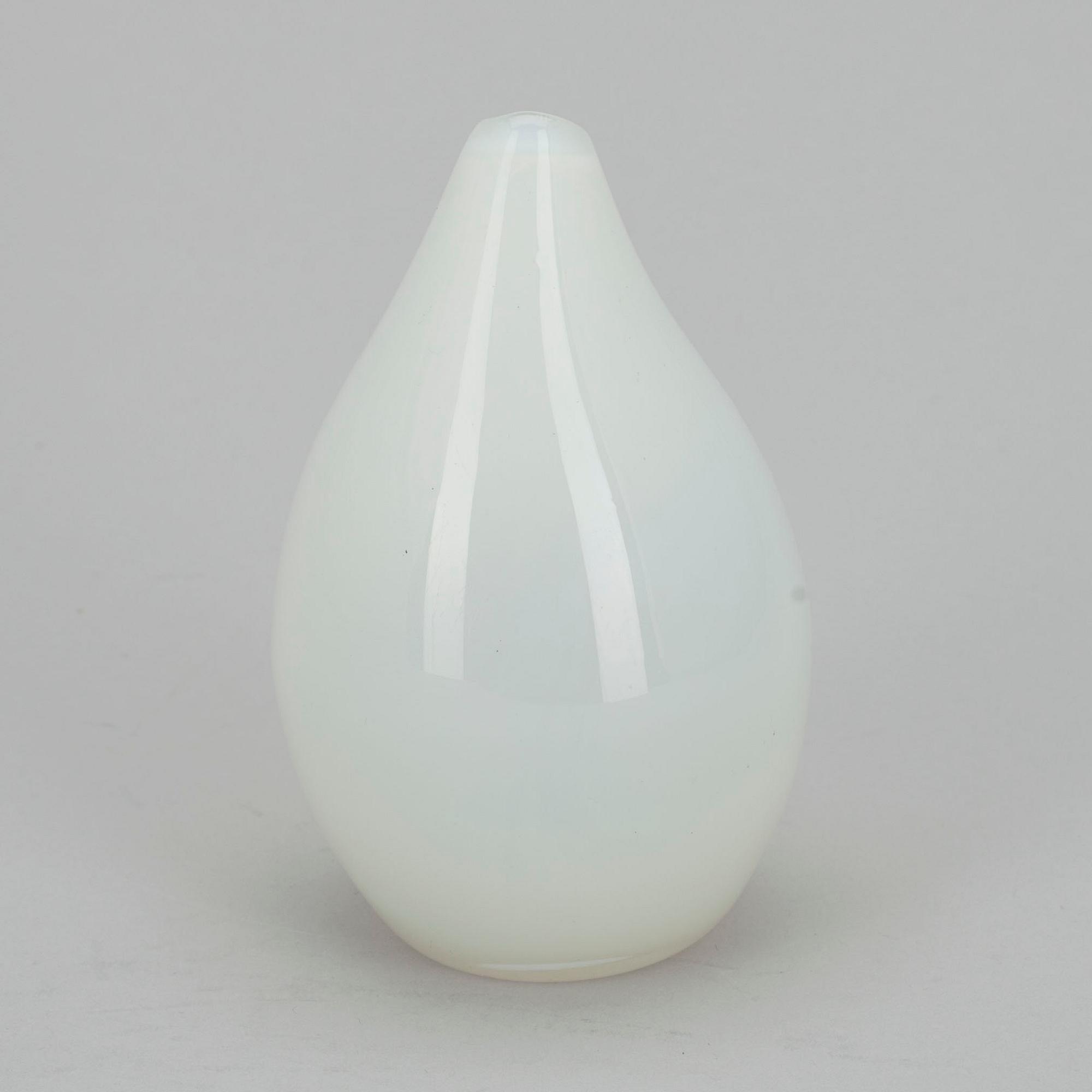 KONSTGLAS, signerad Tapio Wirkkala Iittala, höjd 12,5 cm.