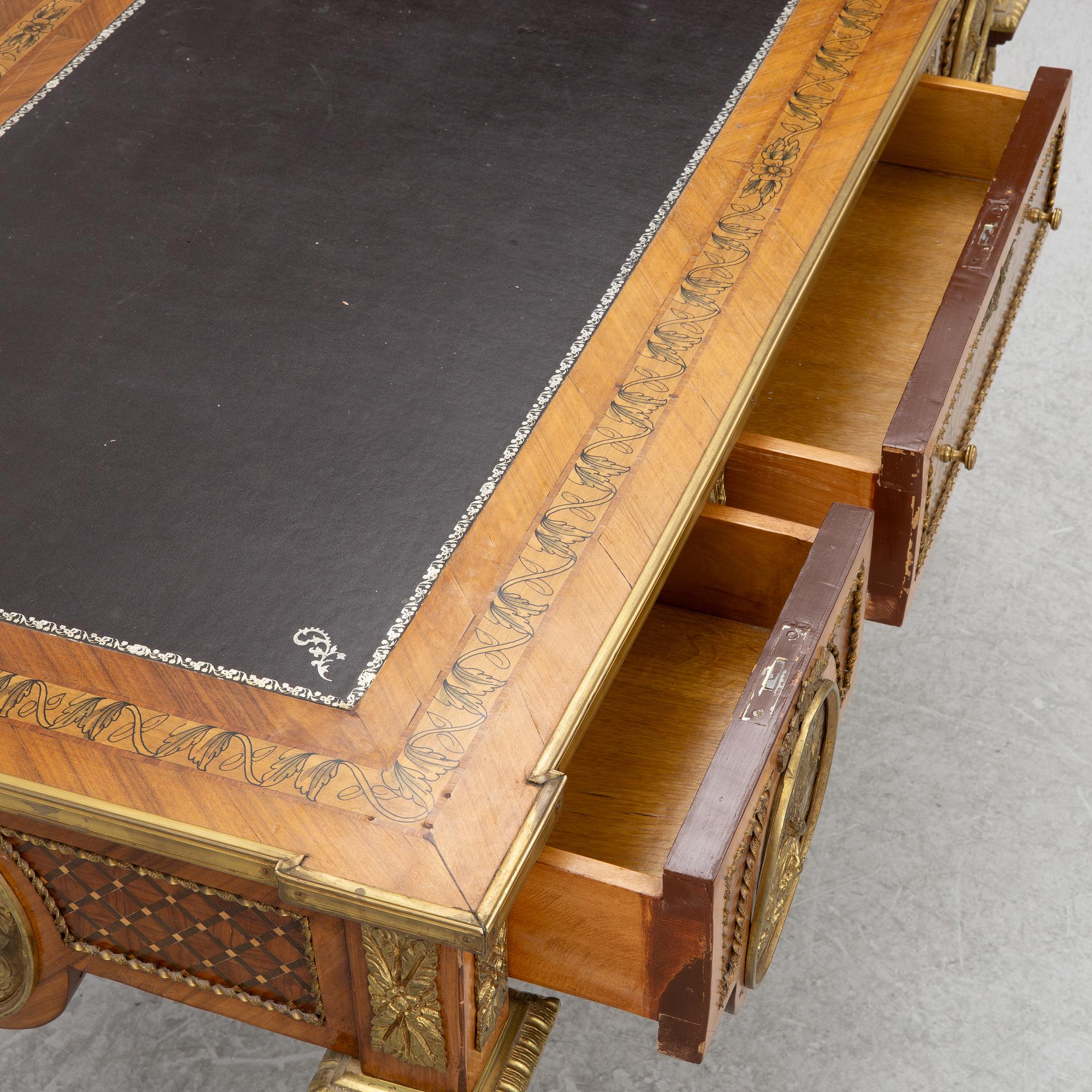 A  desk, early 20th century.