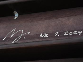 Mathieu Gustafsson, skåp, prototyp, "Tecknaren", utfört av snickarmästarna Markus Karlbom & Hannu Hietamäki, Burhult, 2024.