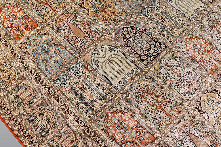 A carpet Silke Kashmir, sk 24X24, ca 372 x 272 cm.