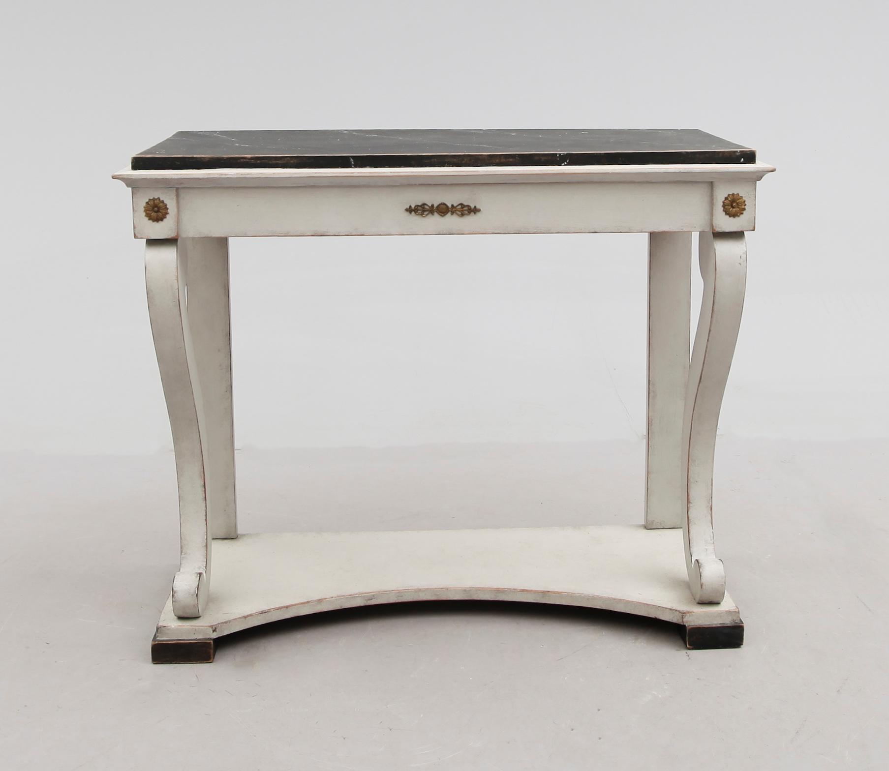 KONSOLBORD, Karl Johan, 1800-talets mitt.