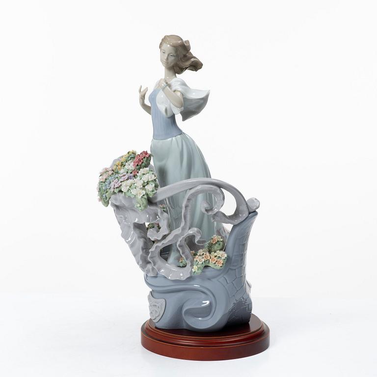 Joan Coderch, figurine, "Love's first light" Lladró, Spain.