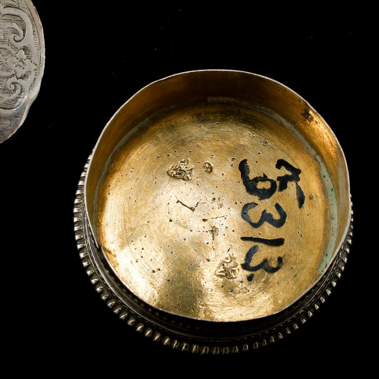 A Swedish 18th century parcel-gilt silver snuff-box, mark of G E Wendt, Gothenburg (1729-1735 (-53)).