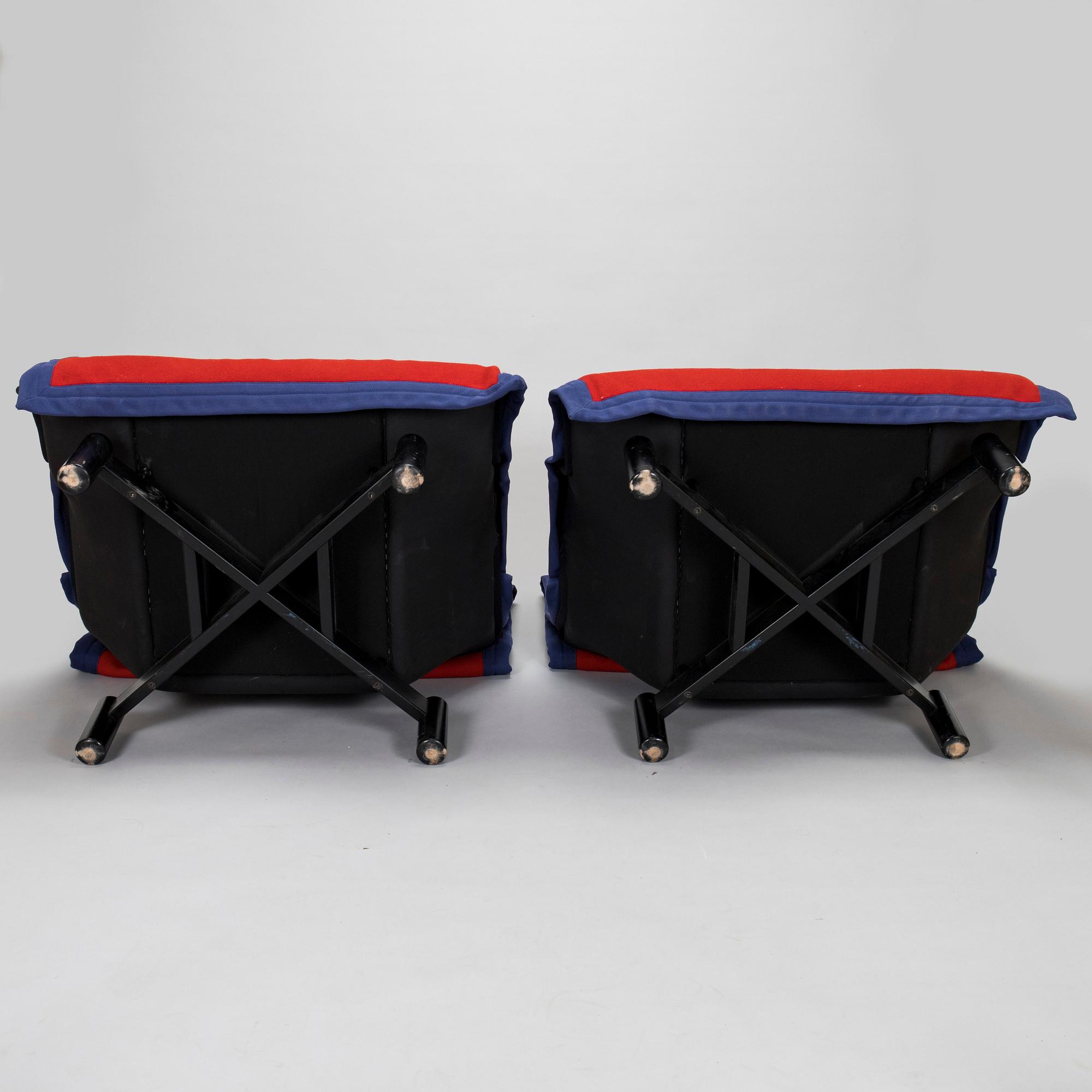 Vico Magistretti, A pair of "Sinbad" armchairs for Cassina, designed in 1981.