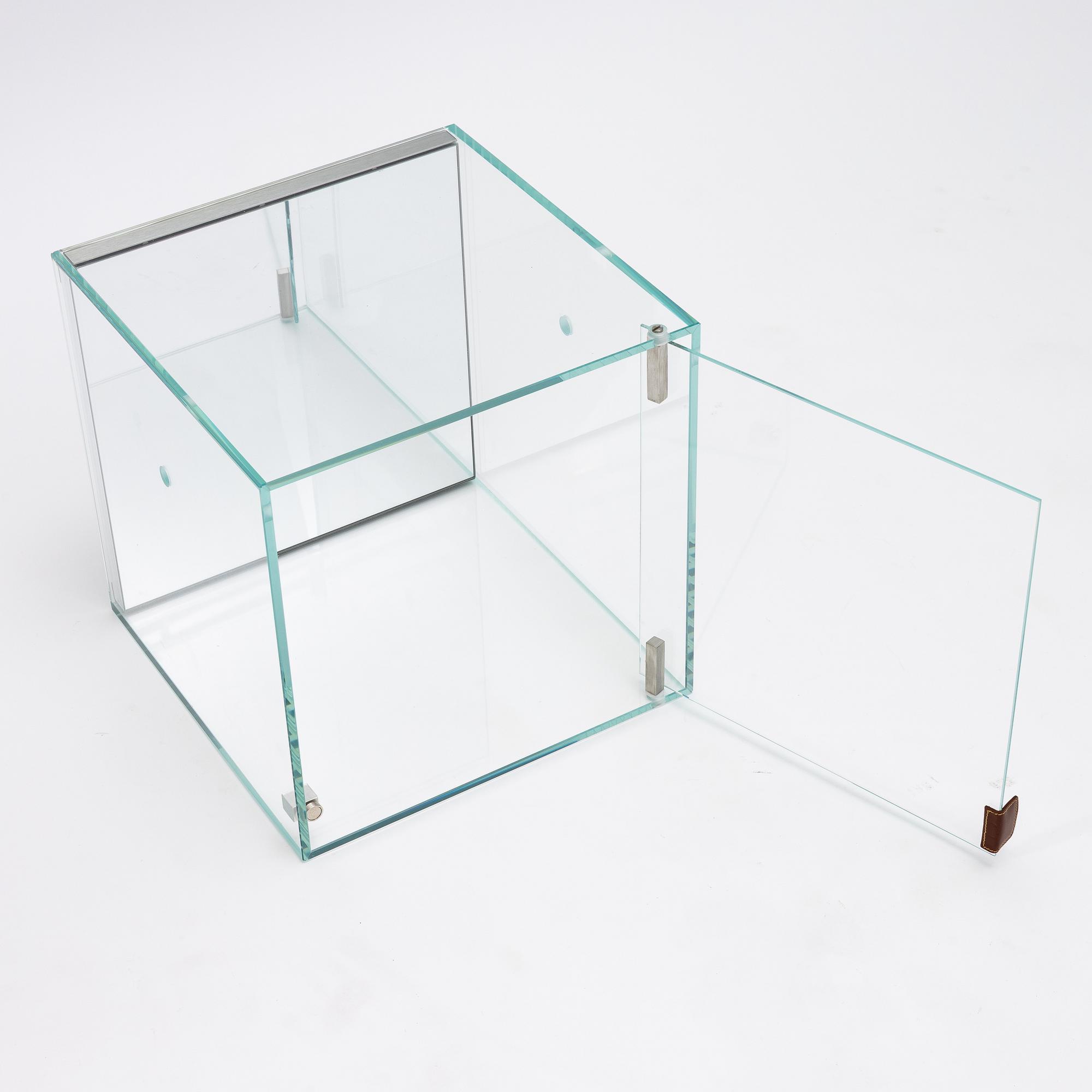 A 'Chèri' display cabinet, Tonin Casa, Italy.