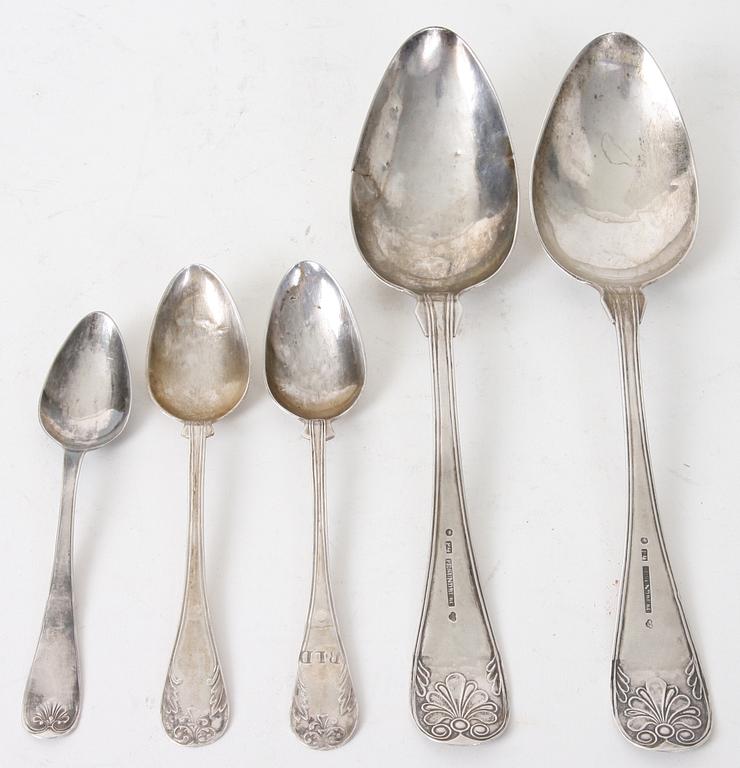 SKEDAR, 5 st, silver, senempire/senempirestil, 1800-tal, delvis stämplade "P E SUNDBERG", vikt ca 85g.