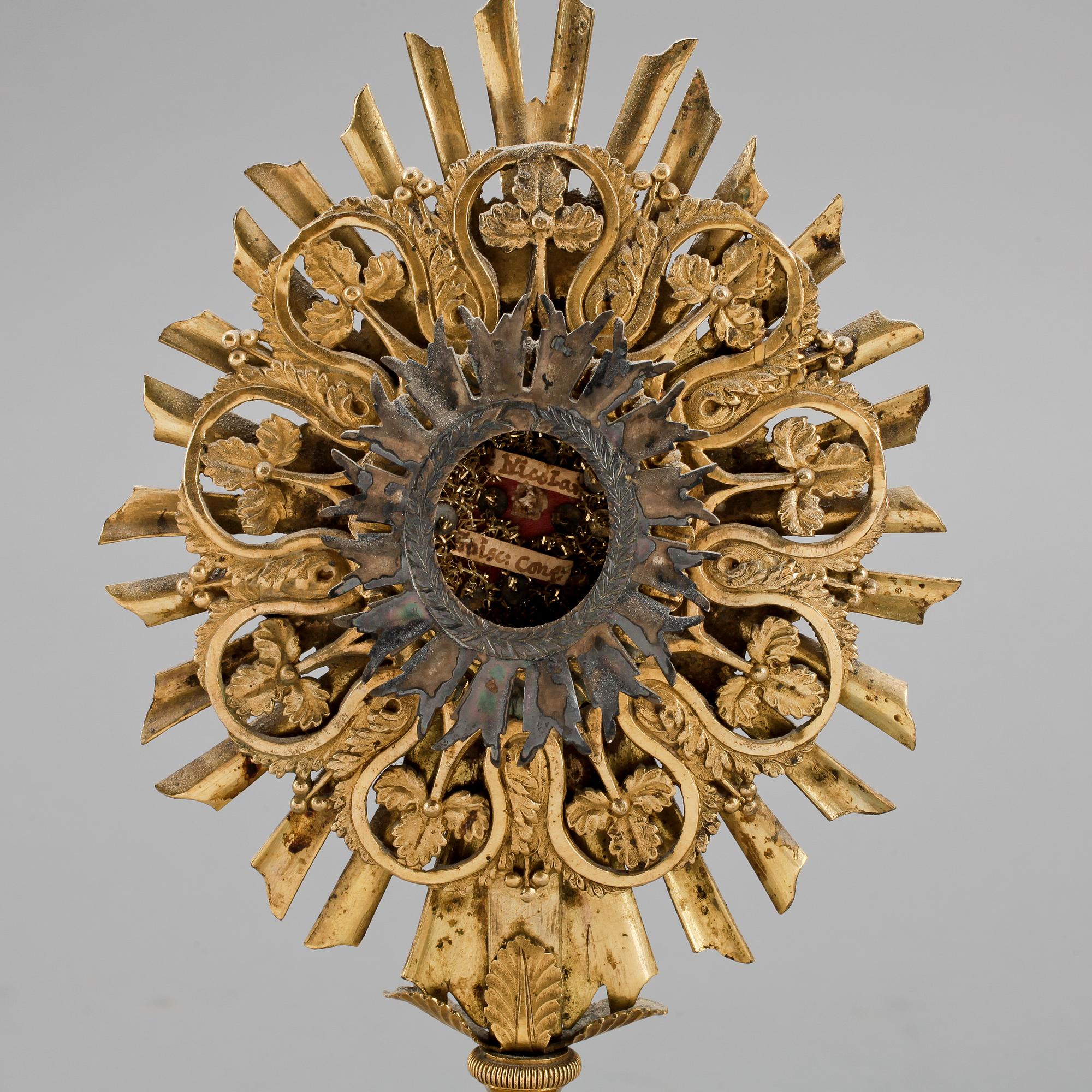 MONSTRANS förgylld mässing, empire, 1800-talets första hälft.