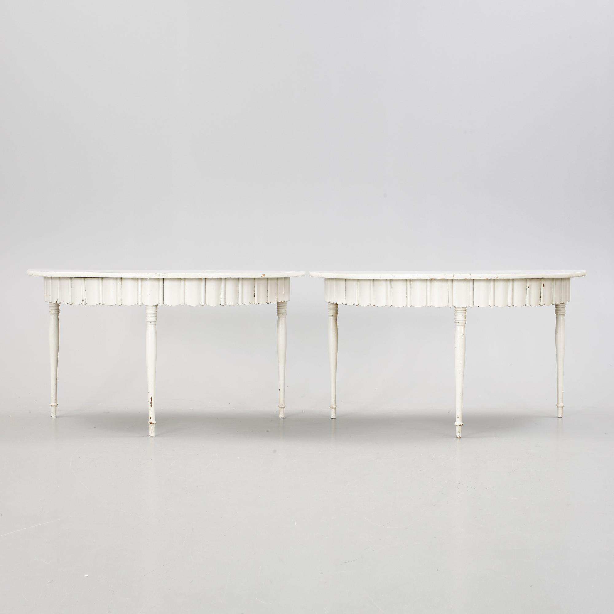 MÅNBORD, ett par, 1800-talets slut.