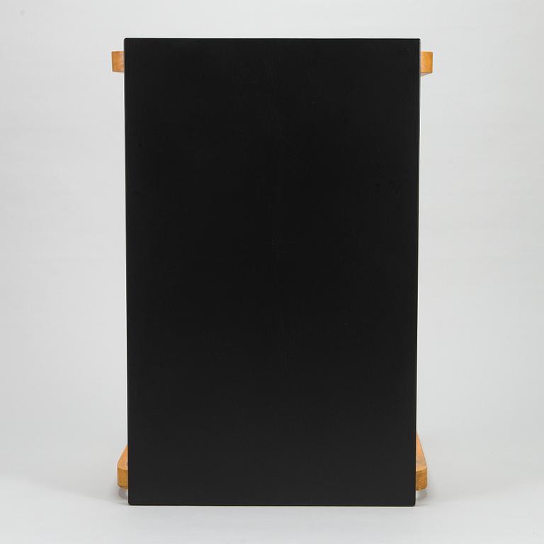 Alvar Aalto, matbord, modell 82, O.Y. Huonekalu- ja Rakennustyötehdas A.B. skiftet av 1950/1960-tal.