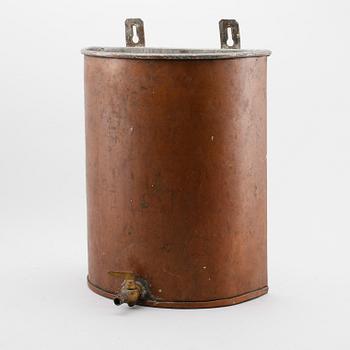 VATTENCISTERN, koppar, 1900-talets första hälft.
