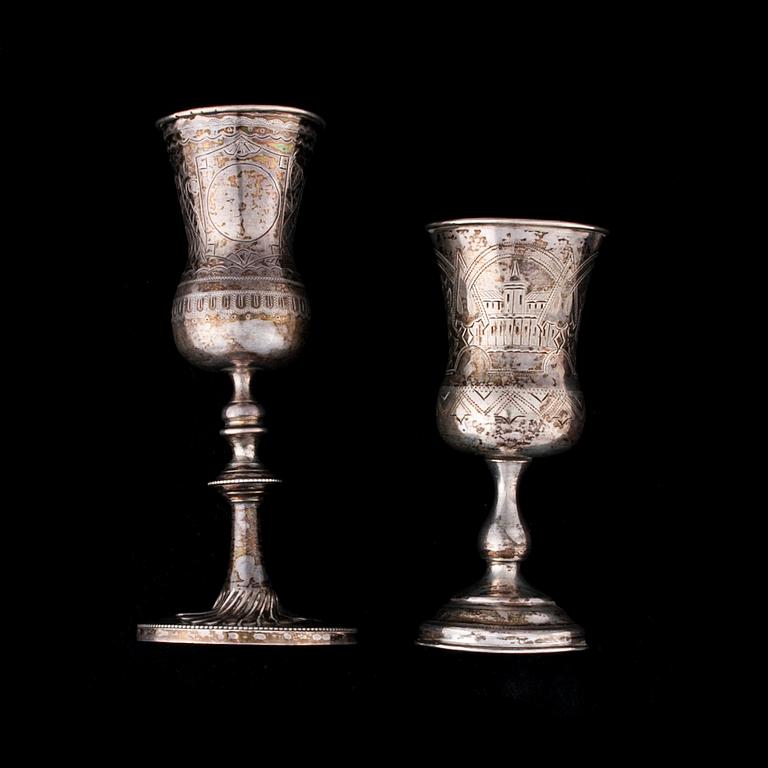 BÄGARE, 2 st, silver, Moskva och S:t Petersburg, 1880-tal. Vikt 184 g.