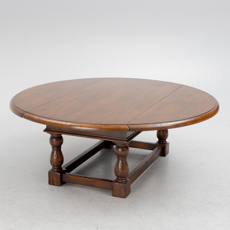 A coffee table, England, second half of the 20th Century.