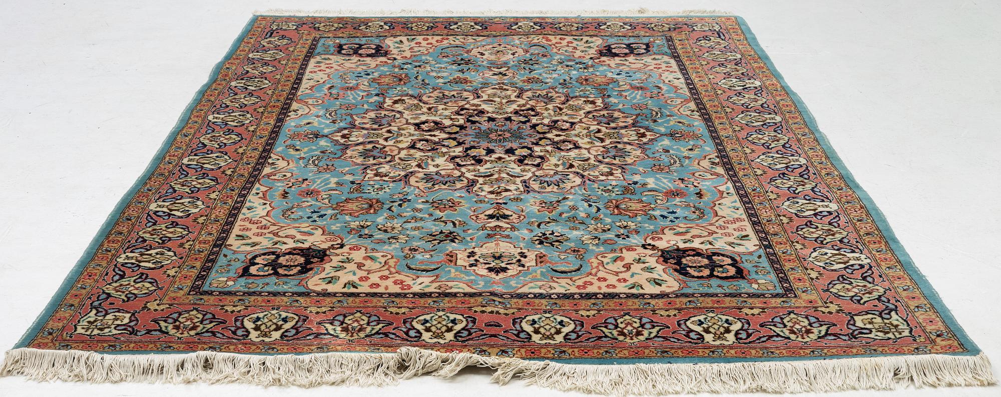 Matta, persisk, ca 330 x 225 cm.
