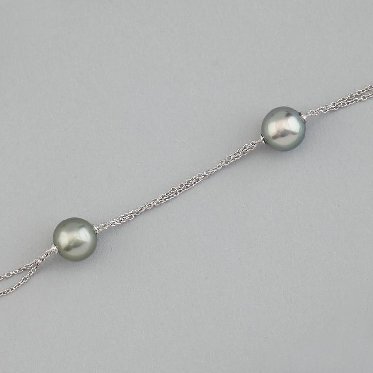 COLLIER, 14K vitguld, 8 tahitipärlor.