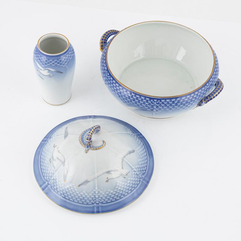 A 55-piece porcelain dinner service, "Måsen", Bing & Grøndahl, Denmark.