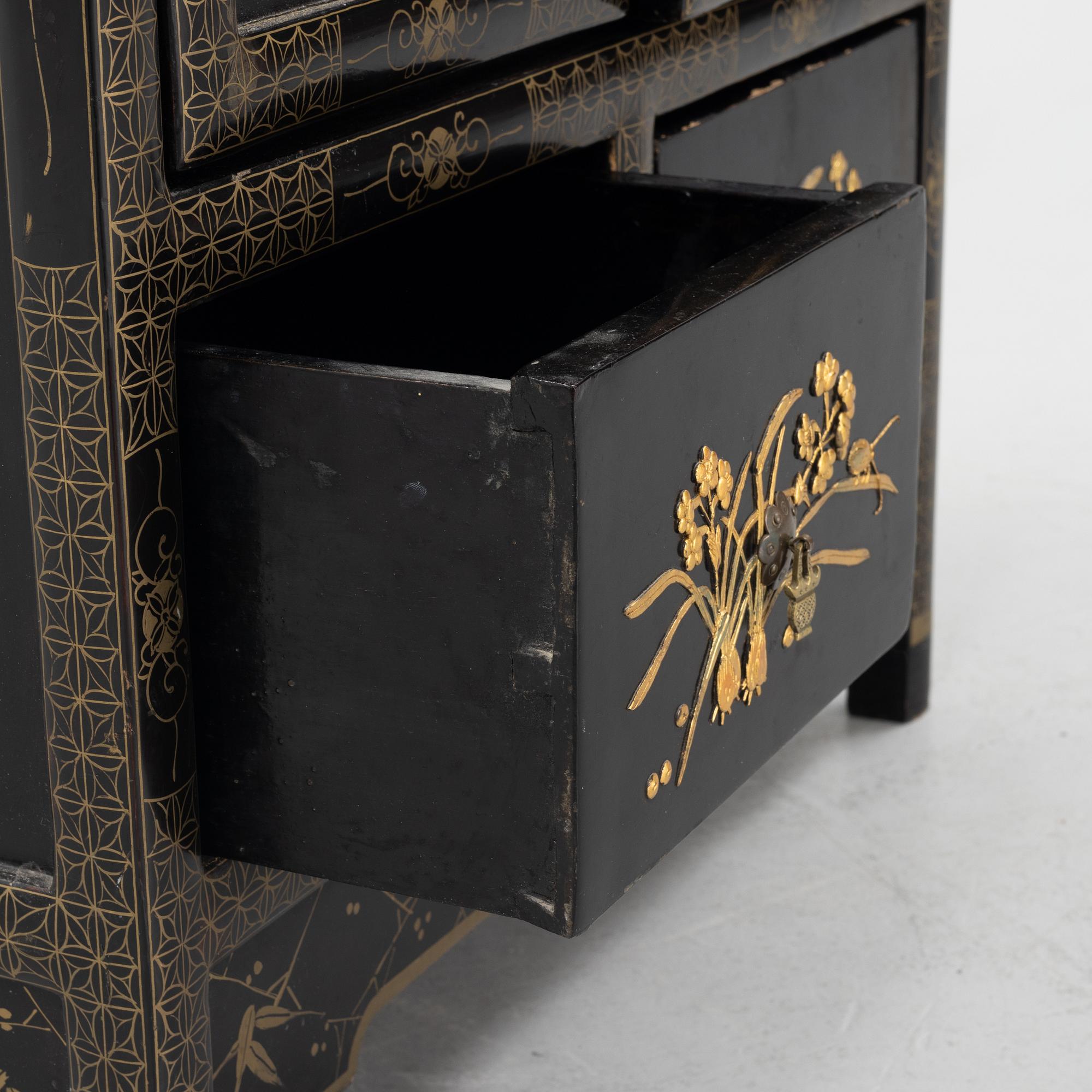 Skåp, Kina, 1900-talets mitt/andra hälft.