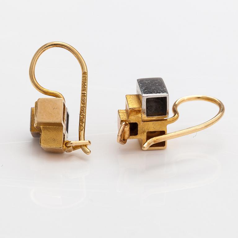 Björn Weckström, Örhängen "Guldtorn", 18K guld, diamanter ca 0.16 ct tot. Lapponia 1968 och 1993.