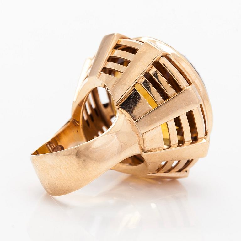 Sormus, 14K kultaa ja sitriini. Kaisaniemen Kello ja Kulta 1964. .