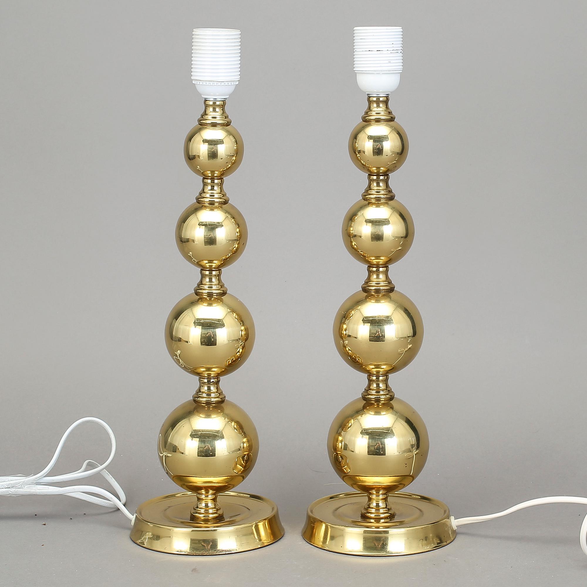 BORDSLAMPOR, ett par. Mässing, 1900-talets andra hälft.