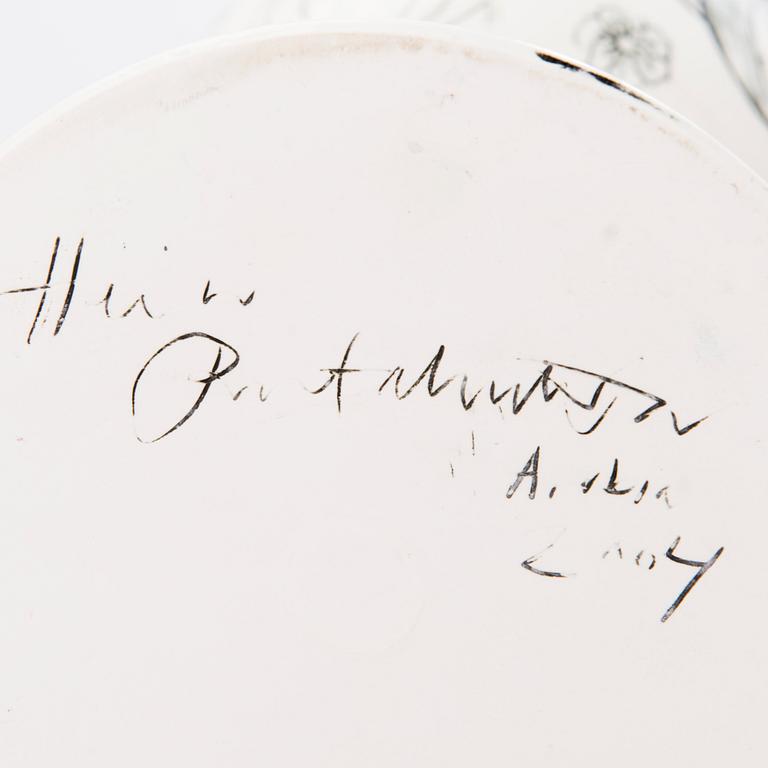 HEINI RIITAHUHTA, maljakko, posliinia, "Kesä", signeerattu Heini Riitahuhta Arabia 2004.