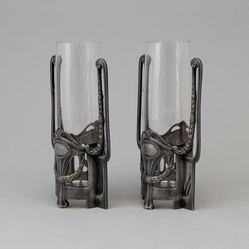 A pair of early 20th century glass vases.