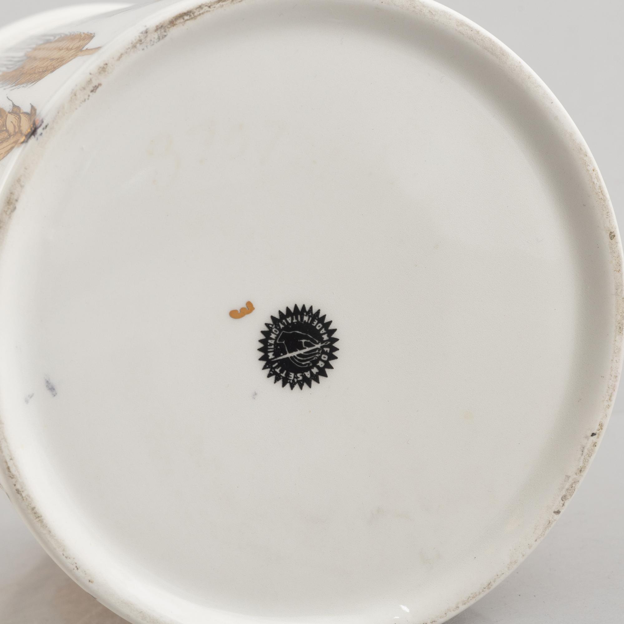 Piero Fornasetti, burk med lock, flintgods, Milano, Italien.
