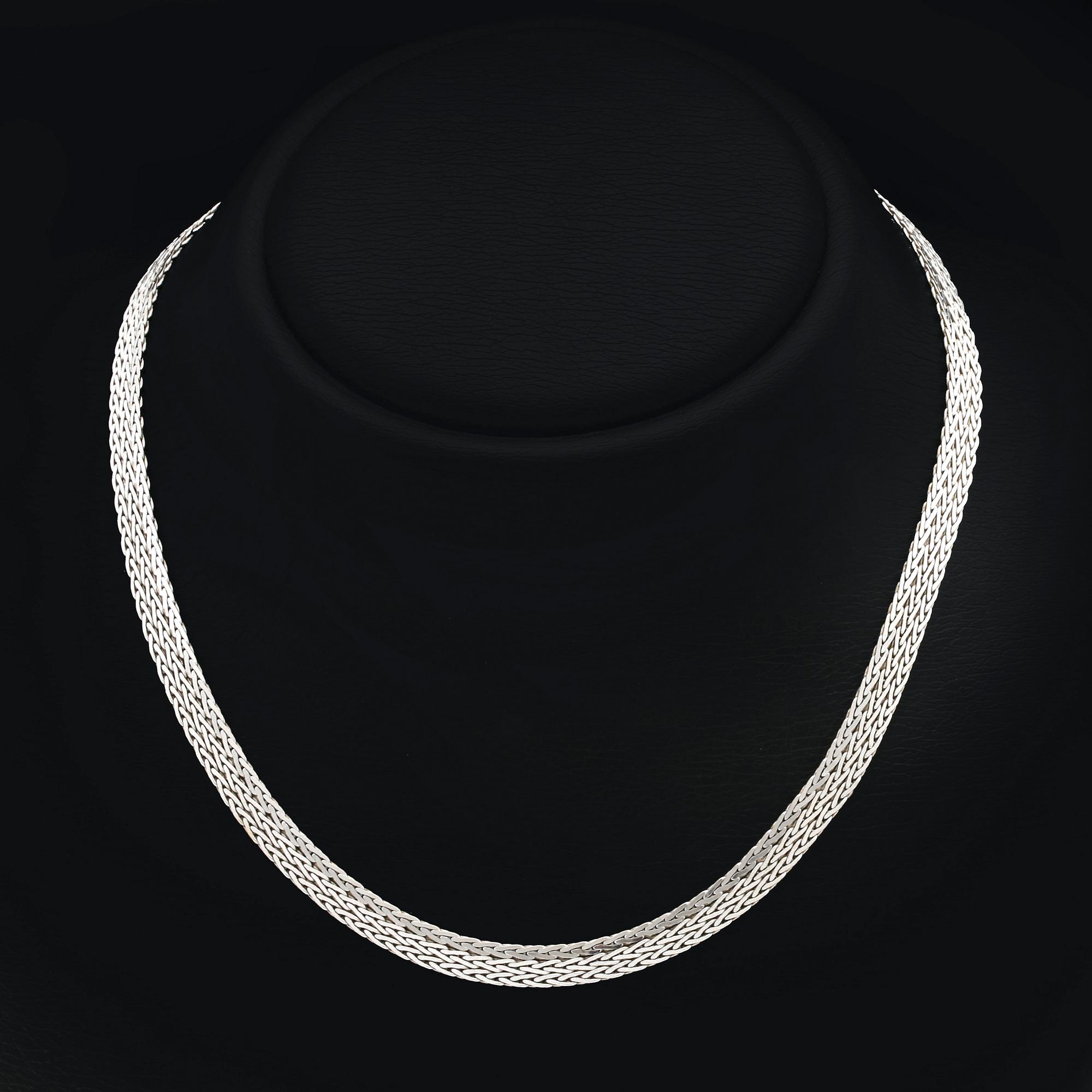 An 18K white gold chain, Unoaerre, Italy, 27g.