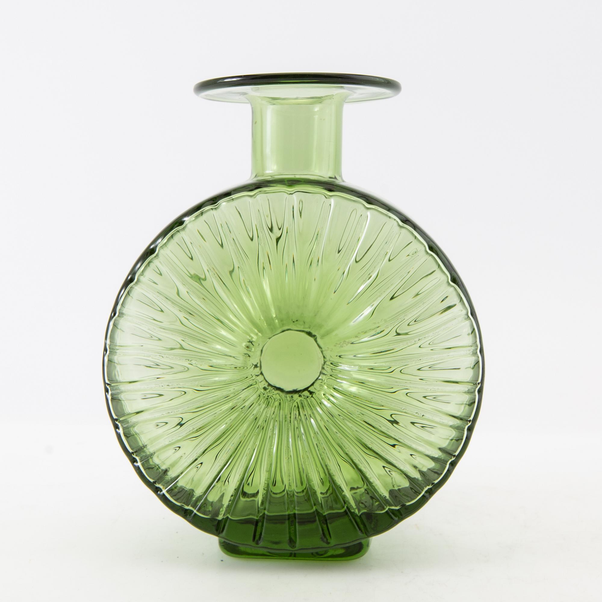 Helena Tynell, bottle "Solflaskan" Riihimäki Glassworks. In production 1964-1974.