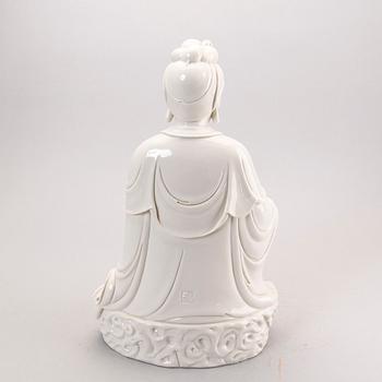 A Chinese porcelain Guanyin  1960/70s.