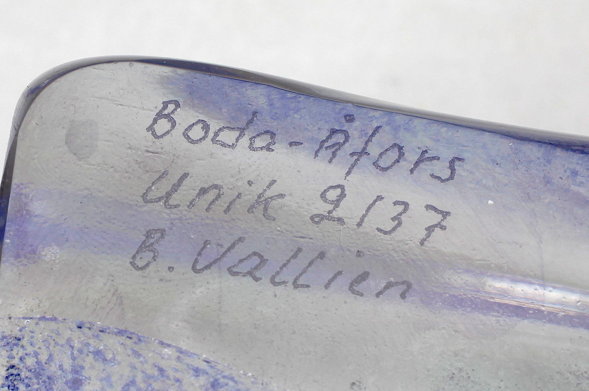 BERTIL VALLIEN, skulptur, glas och trä, Boda-Åfors. Sign. Unik.