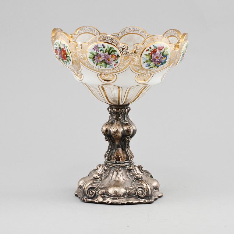 UPPSATSSKÅL, glas samt silver, omkring 1900.