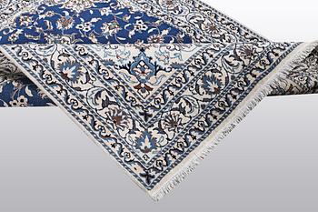 Matta, Nain, part silk, 9 LAA, ca 203 x 147 cm.