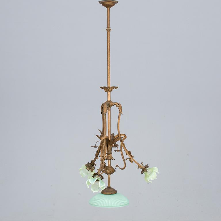 TAKLAMPA, Frankrike, 1900-talets början.