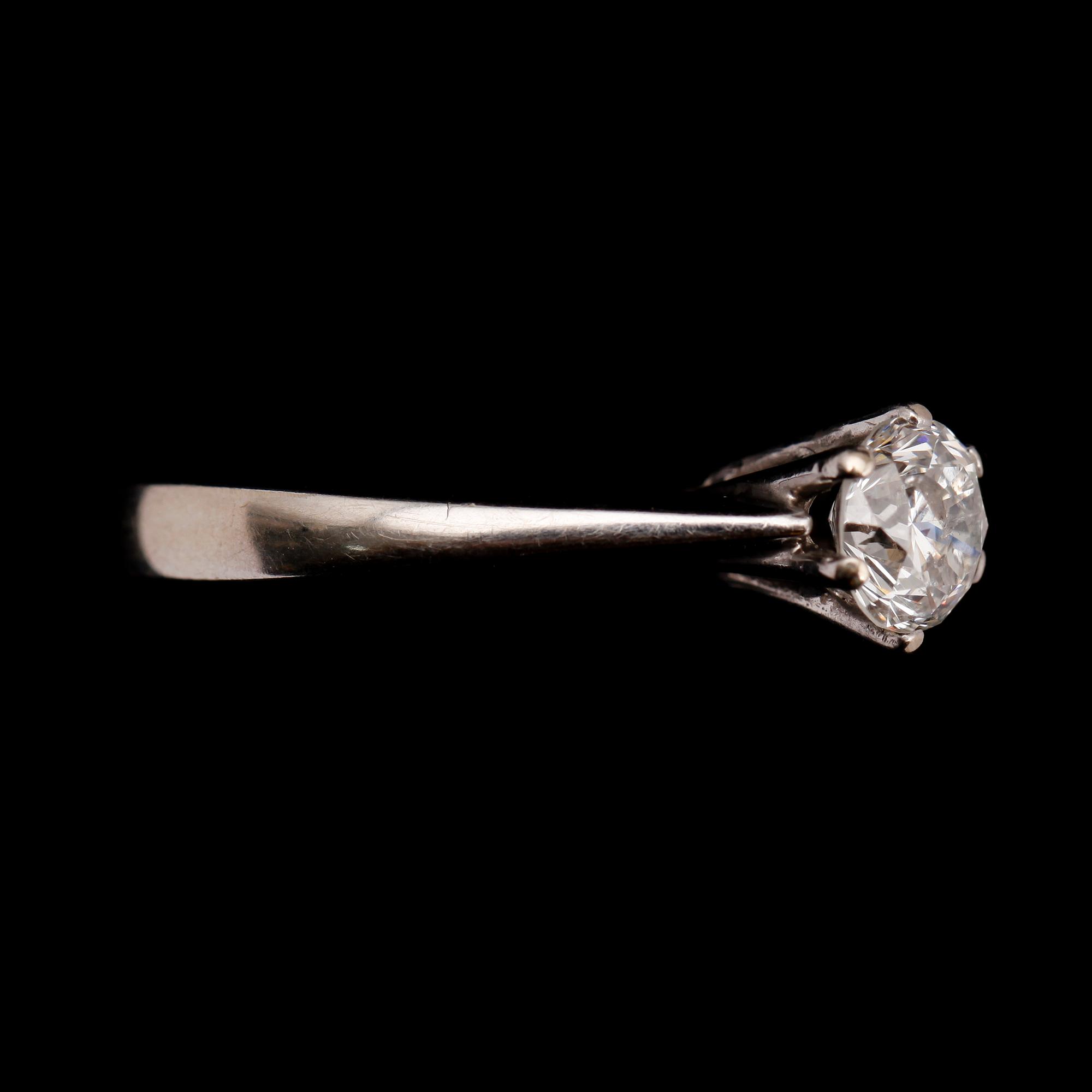 RING, 18 k vitguld, med briljantslipad diamant ca 0.50 ct.