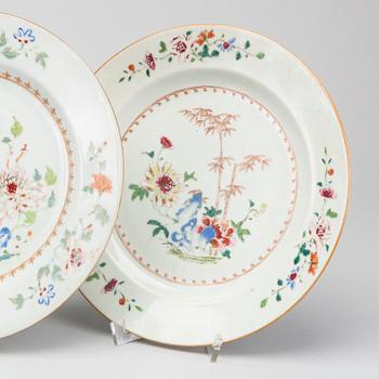 A set of 8 different Chinese porcelain Qianlong plates.