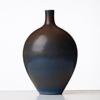 Berndt Friberg, a stoneware vase, Gustavsberg studio, Sweden 1967.